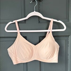 Honeylove Cream Bra with Molded Cups and Adjustable Straps